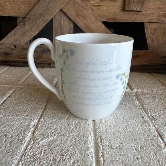 Lily of The Valley Bone China mug made in England - Picture 4 of 8